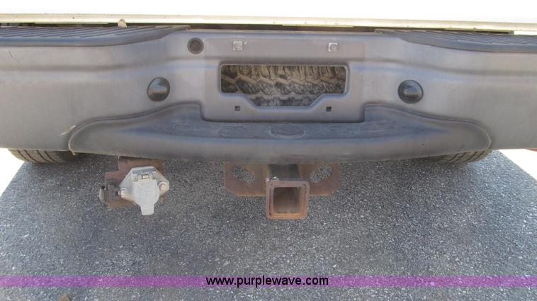 image for item G2329 2003 Ford F150 XL pickup truck