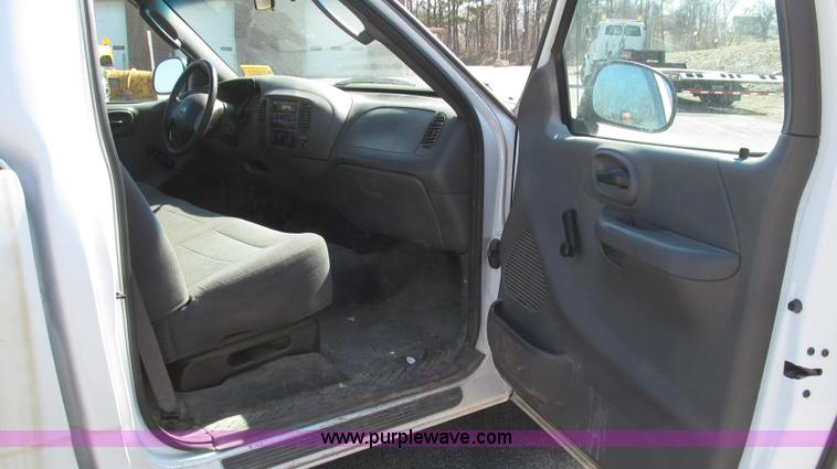 image for item G2329 2003 Ford F150 XL pickup truck