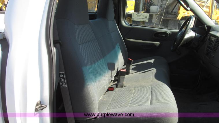 image for item G2329 2003 Ford F150 XL pickup truck