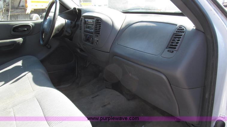 image for item G2329 2003 Ford F150 XL pickup truck