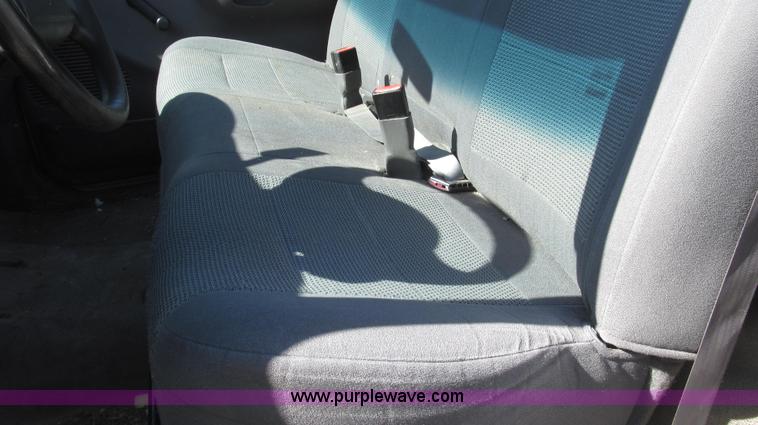 image for item G2329 2003 Ford F150 XL pickup truck