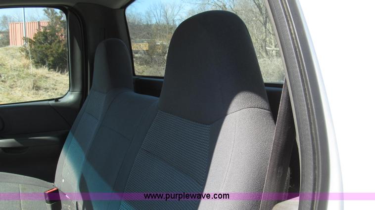 image for item G2329 2003 Ford F150 XL pickup truck