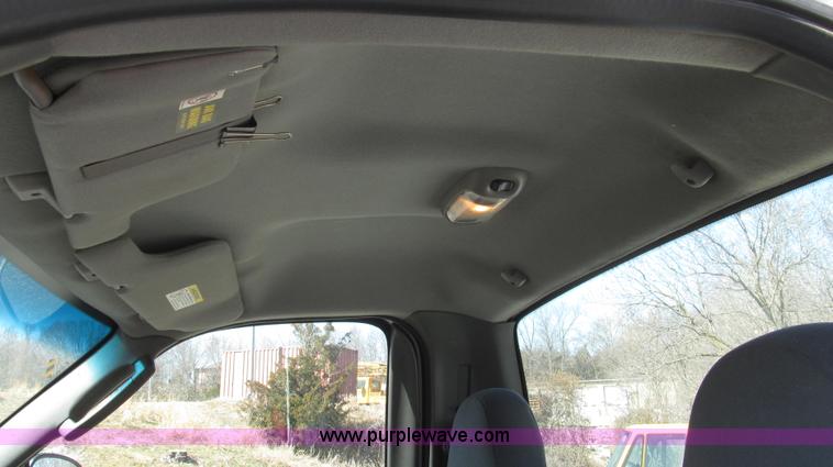 image for item G2329 2003 Ford F150 XL pickup truck