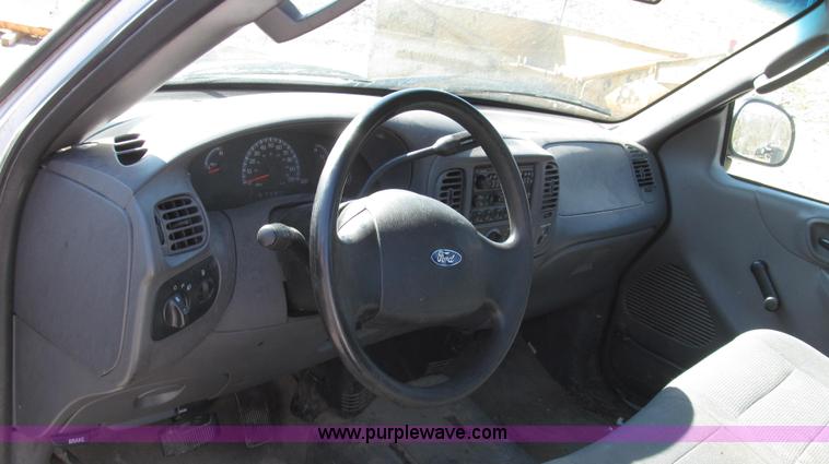 image for item G2329 2003 Ford F150 XL pickup truck