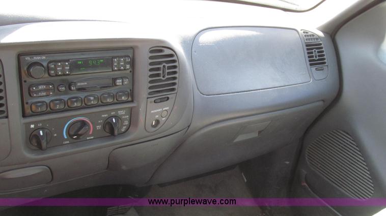 image for item G2329 2003 Ford F150 XL pickup truck