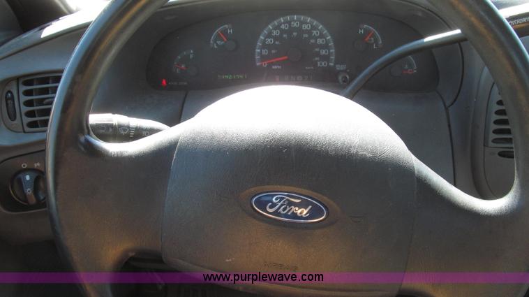 image for item G2329 2003 Ford F150 XL pickup truck