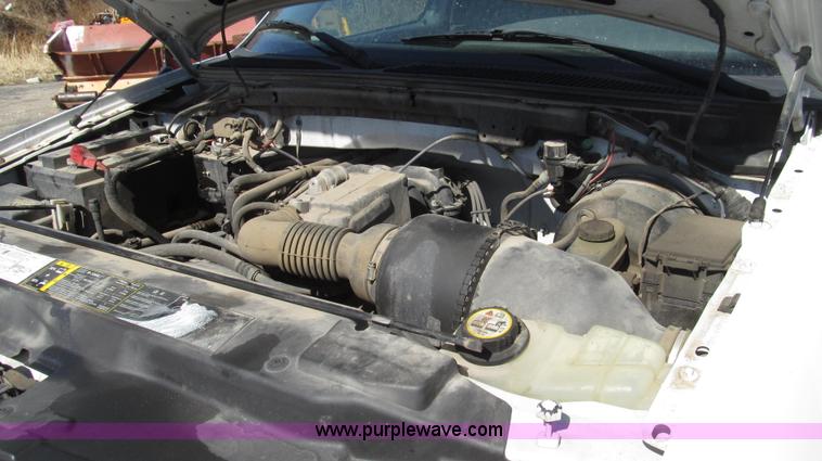 image for item G2329 2003 Ford F150 XL pickup truck