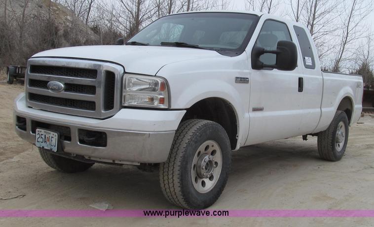 image for item G2332 2007 Ford F250 Super Duty XLT SuperCab pickup truck