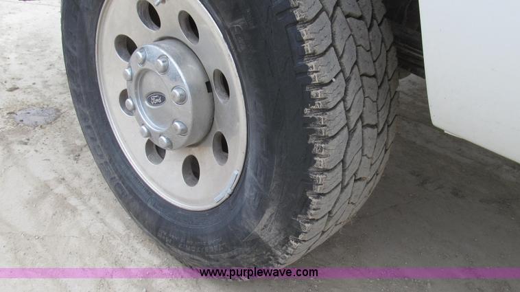 image for item G2332 2007 Ford F250 Super Duty XLT SuperCab pickup truck