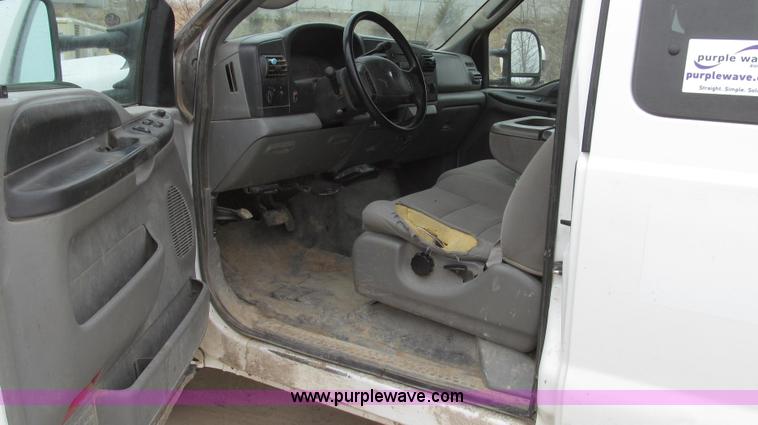 image for item G2332 2007 Ford F250 Super Duty XLT SuperCab pickup truck
