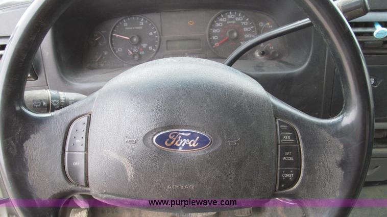 image for item G2332 2007 Ford F250 Super Duty XLT SuperCab pickup truck