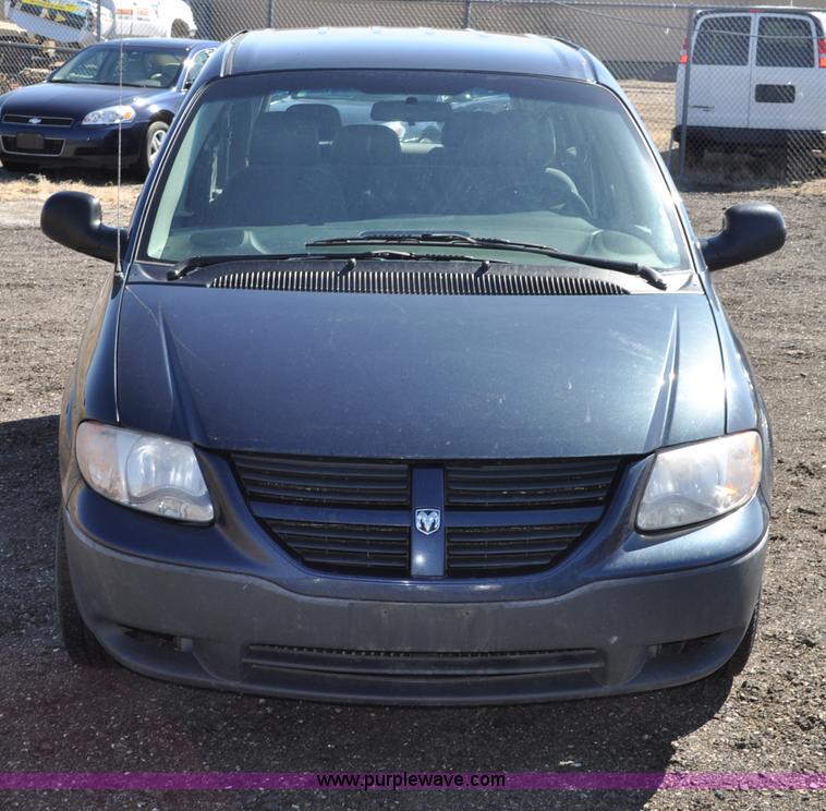 image for item G6437 2007 Dodge Caravan SE