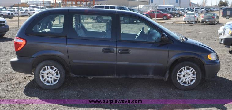 image for item G6437 2007 Dodge Caravan SE