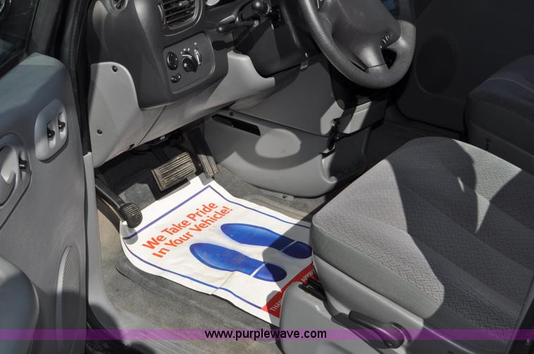 image for item G6437 2007 Dodge Caravan SE