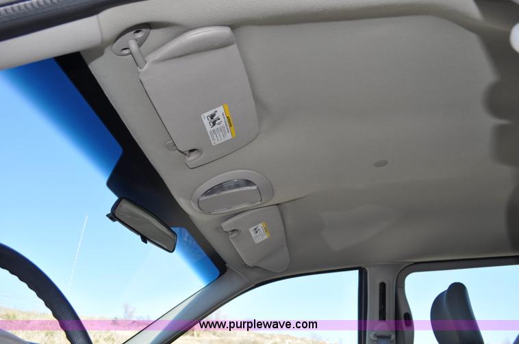 image for item G6437 2007 Dodge Caravan SE