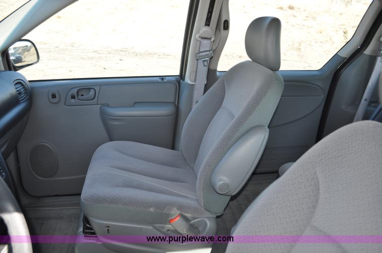 image for item G6437 2007 Dodge Caravan SE