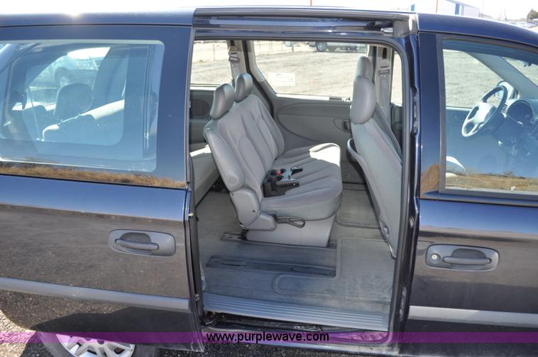 image for item G6437 2007 Dodge Caravan SE