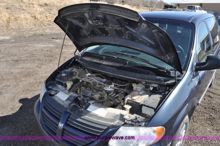 image for item G6437 2007 Dodge Caravan SE