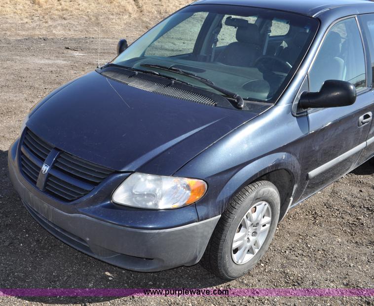 image for item G6437 2007 Dodge Caravan SE