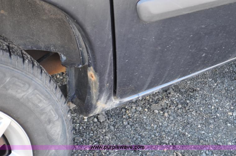 image for item G6437 2007 Dodge Caravan SE