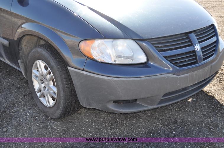 image for item G6437 2007 Dodge Caravan SE