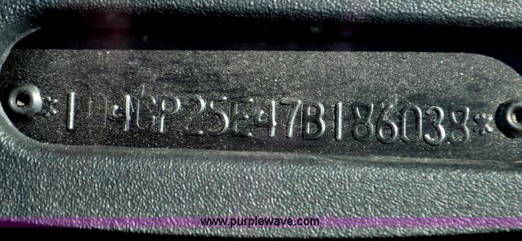 image for item G6437 2007 Dodge Caravan SE