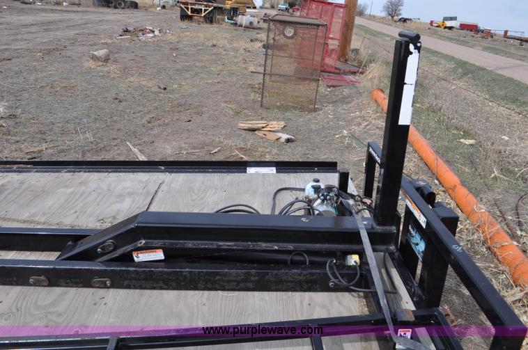 image for item G6447 2007 Ameri-Deck hydraulic snowmobile/ATV loading system