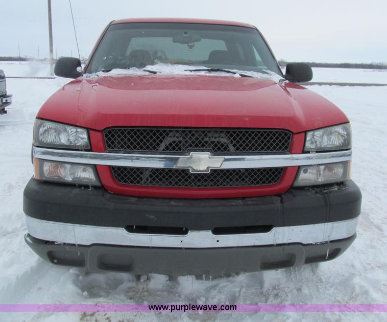 image for item G9547 2004 Chevrolet Silverado 2500HD Crew Cab pickup truck