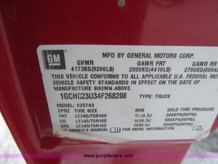 image for item G9547 2004 Chevrolet Silverado 2500HD Crew Cab pickup truck