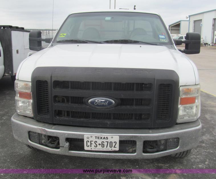 image for item G9563 2008 Ford F350 Super Duty XL pickup truck
