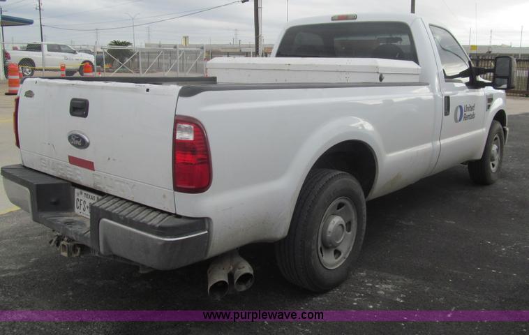 image for item G9563 2008 Ford F350 Super Duty XL pickup truck