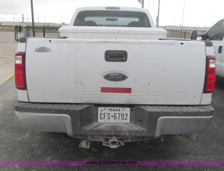 image for item G9563 2008 Ford F350 Super Duty XL pickup truck