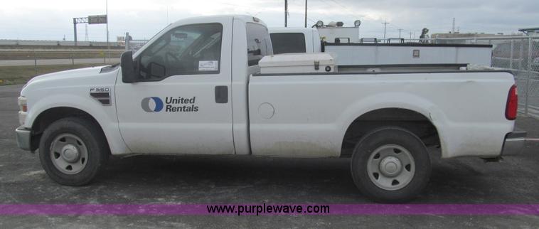 image for item G9563 2008 Ford F350 Super Duty XL pickup truck