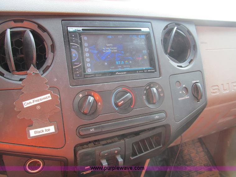 image for item G9563 2008 Ford F350 Super Duty XL pickup truck