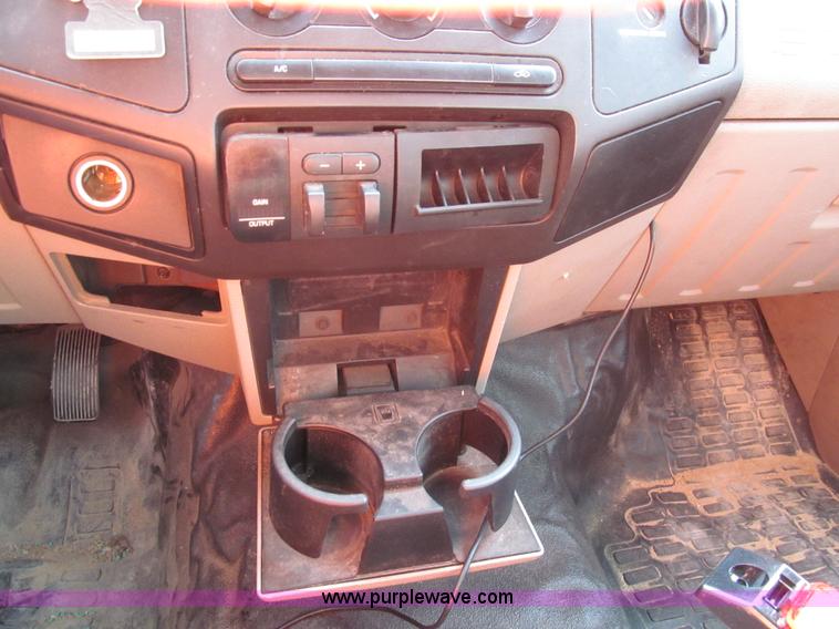 image for item G9563 2008 Ford F350 Super Duty XL pickup truck