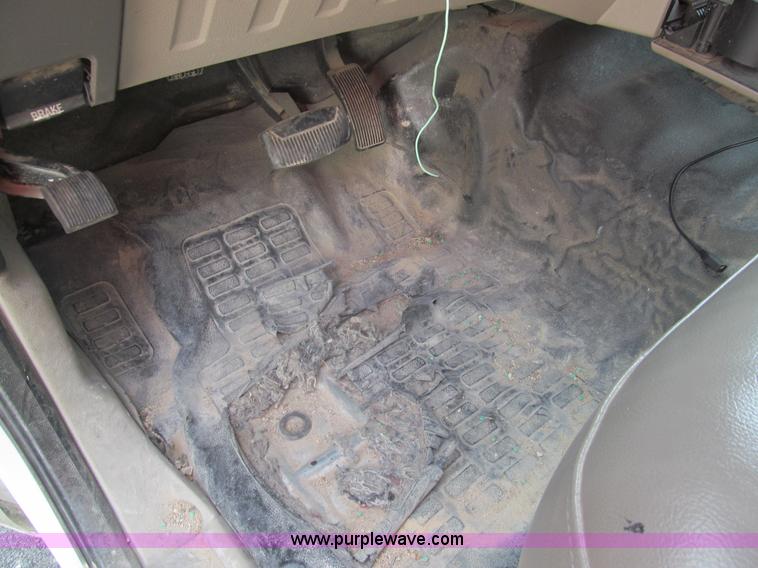 image for item G9563 2008 Ford F350 Super Duty XL pickup truck