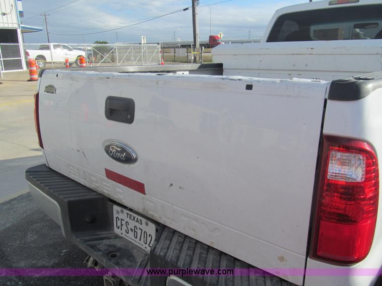 image for item G9563 2008 Ford F350 Super Duty XL pickup truck