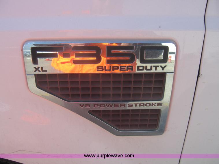 image for item G9563 2008 Ford F350 Super Duty XL pickup truck