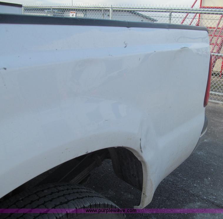 image for item G9563 2008 Ford F350 Super Duty XL pickup truck