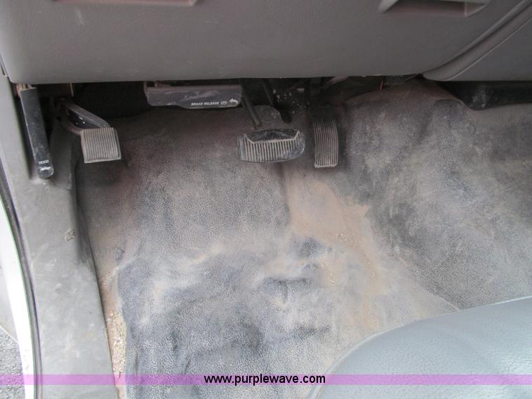 image for item G9564 2007 Ford F350 Super Duty XLT Crew Cab service truck