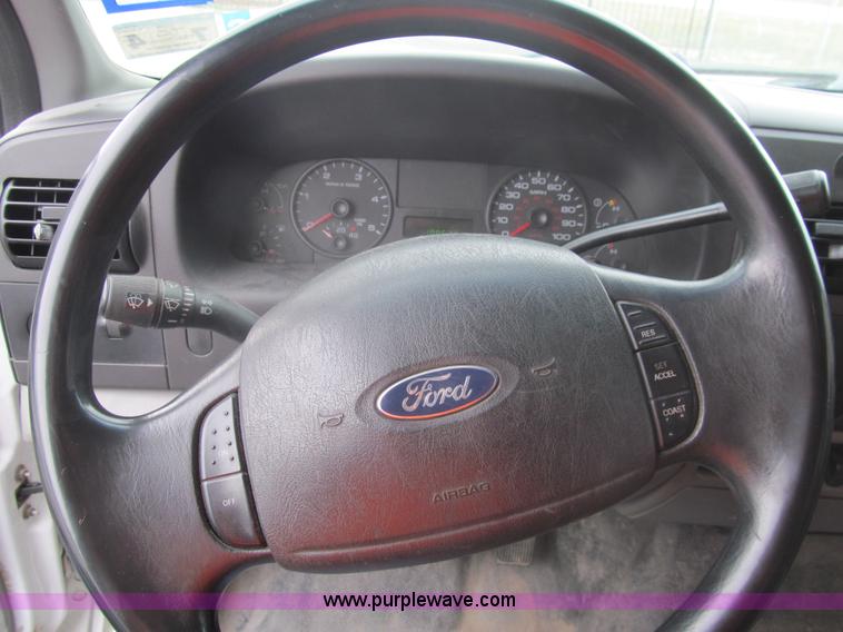 image for item G9564 2007 Ford F350 Super Duty XLT Crew Cab service truck