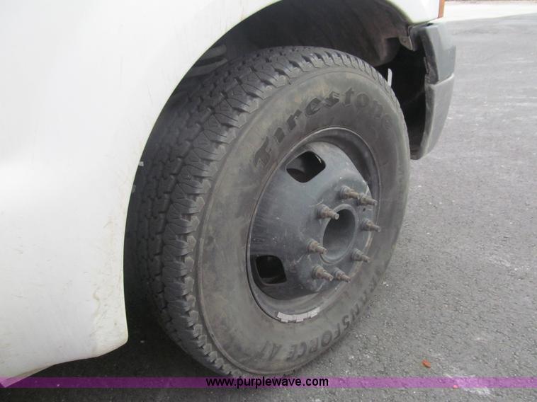 image for item G9564 2007 Ford F350 Super Duty XLT Crew Cab service truck