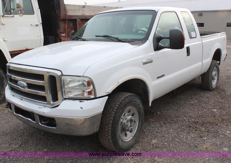 image for item H1413 2005 Ford F250 Super Duty SuperCab pickup truck
