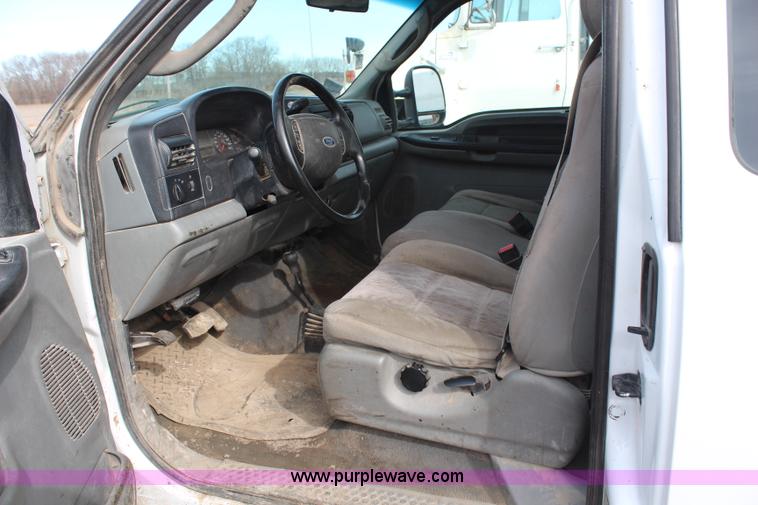 image for item H1413 2005 Ford F250 Super Duty SuperCab pickup truck