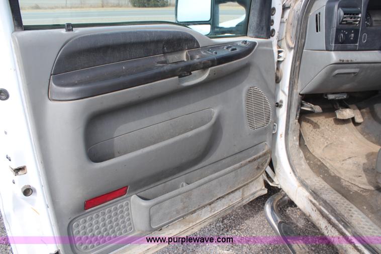 image for item H1413 2005 Ford F250 Super Duty SuperCab pickup truck