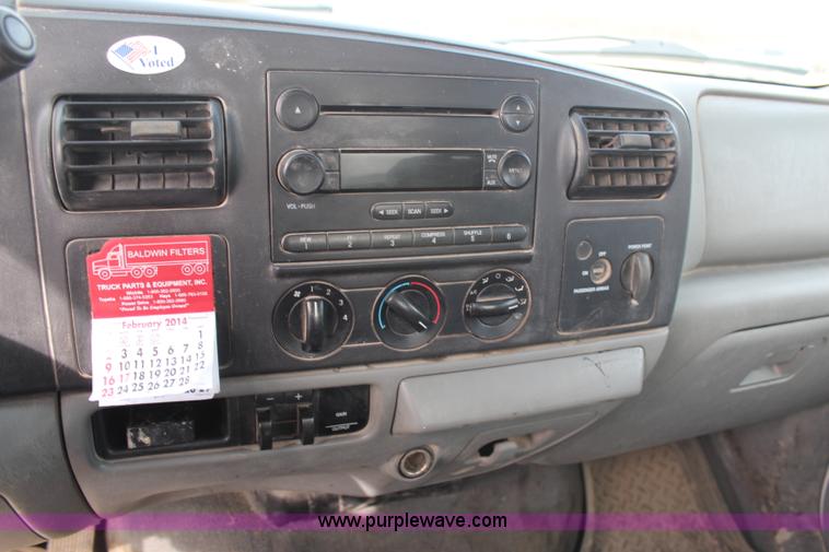 image for item H1413 2005 Ford F250 Super Duty SuperCab pickup truck