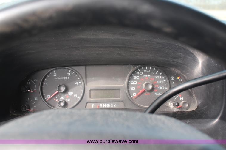 image for item H1413 2005 Ford F250 Super Duty SuperCab pickup truck