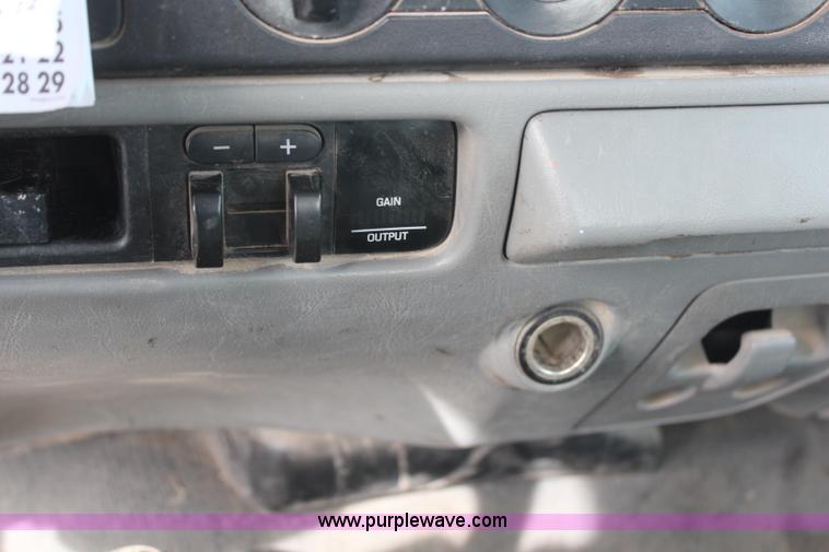 image for item H1413 2005 Ford F250 Super Duty SuperCab pickup truck