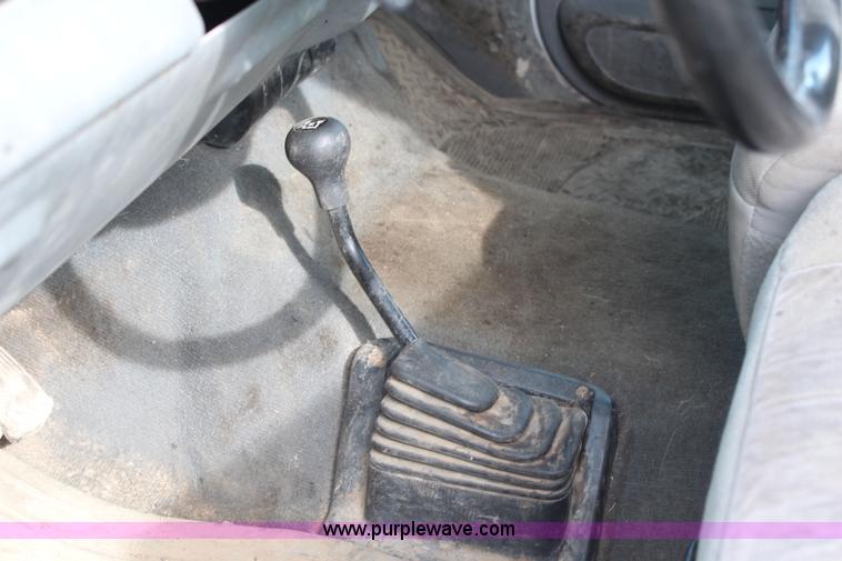 image for item H1413 2005 Ford F250 Super Duty SuperCab pickup truck