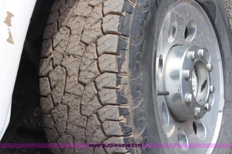 image for item H1413 2005 Ford F250 Super Duty SuperCab pickup truck